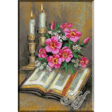 233. Biblia cu lumanari