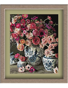 3232. Vases with flowers